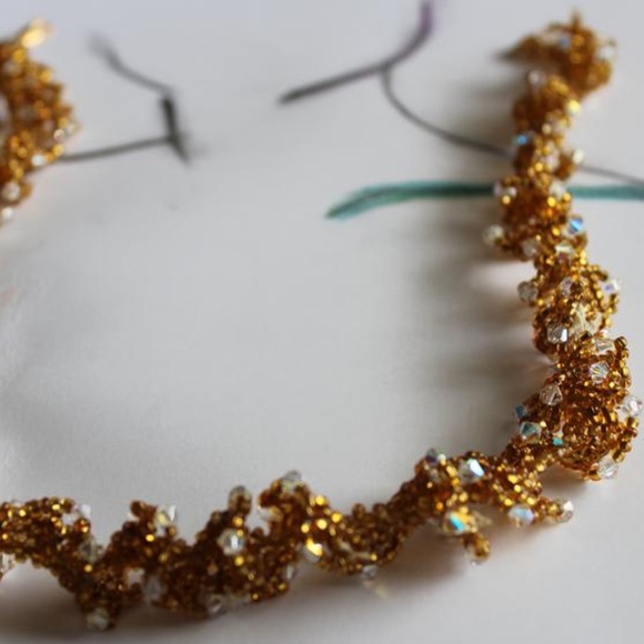 Iris Ruffle Bead Necklace Swarovski Crystal Accent - Picture 4 of 4